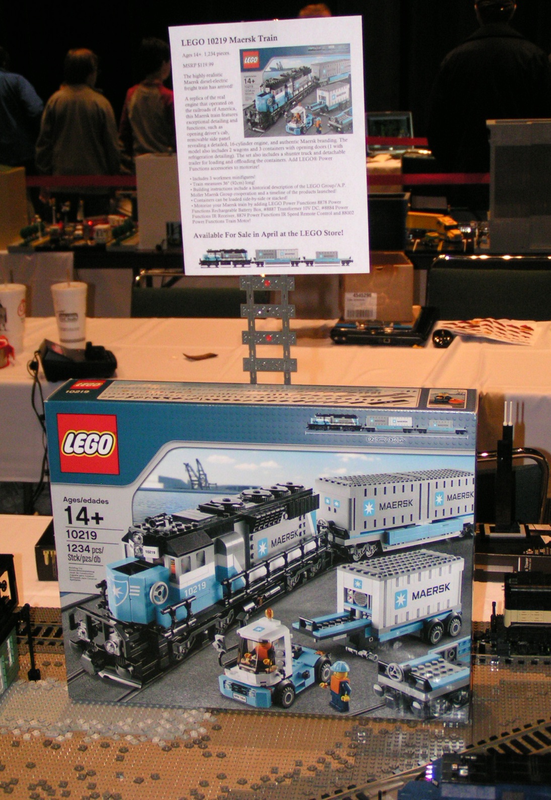 maersk_train.jpg