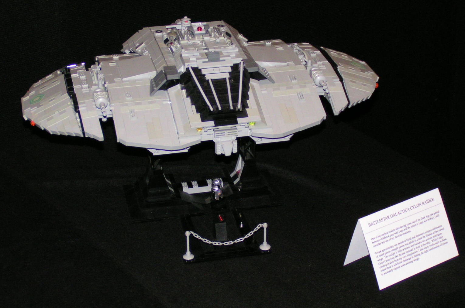 battlestar_galactica_cyclon_raider.jpg