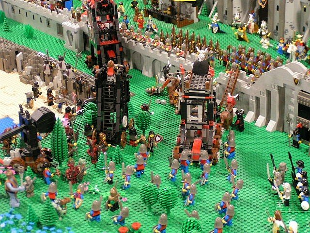carnage_-_siege_towers_approaching.jpg