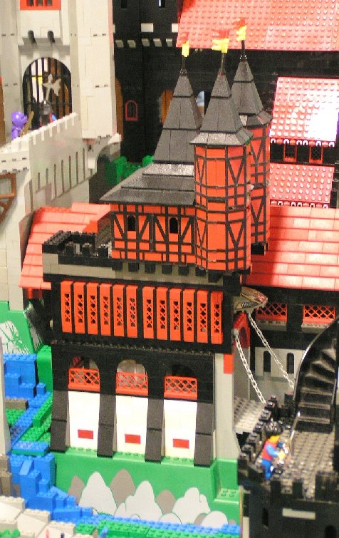 peter_-_red_tudor_entrance.jpg