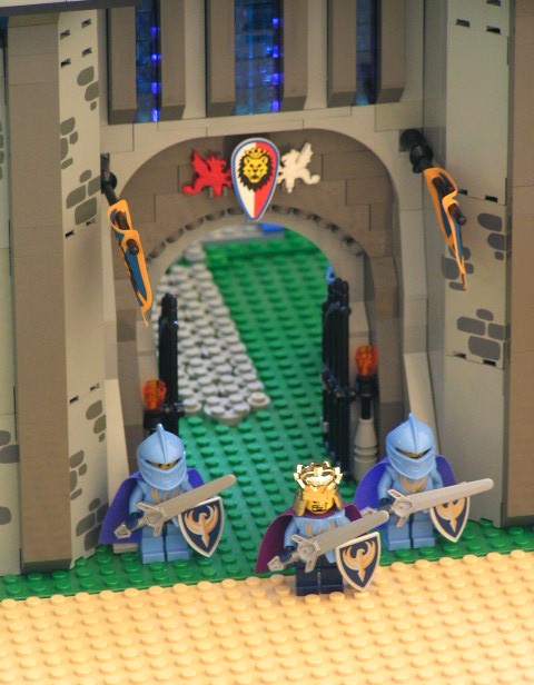blue_castle_-_entrance.jpg