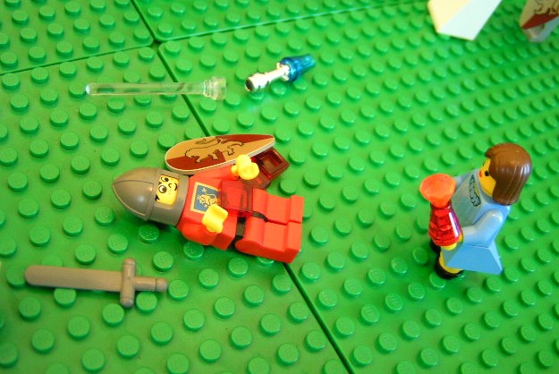 lucy_running_to_help_edmund.jpg