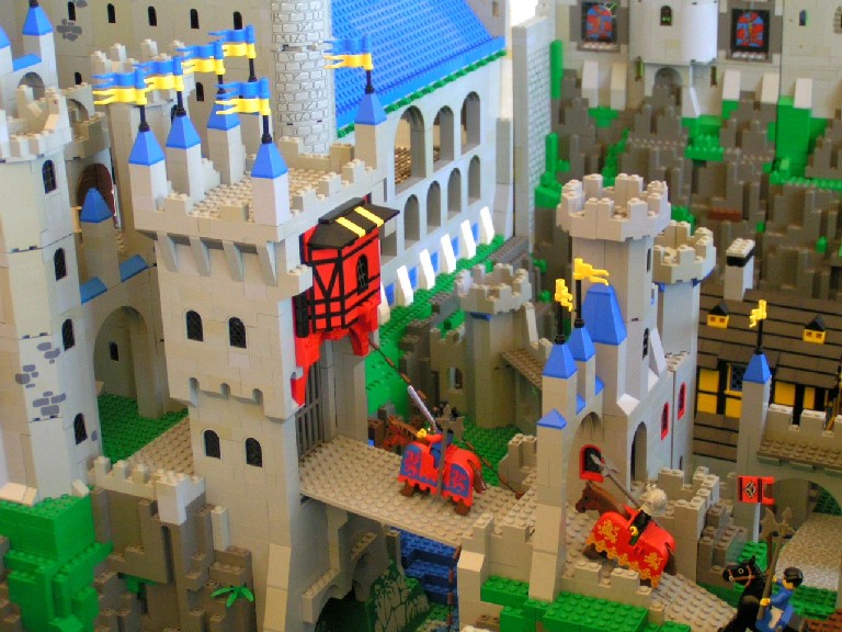 knights_coming_to_portcullis.jpg