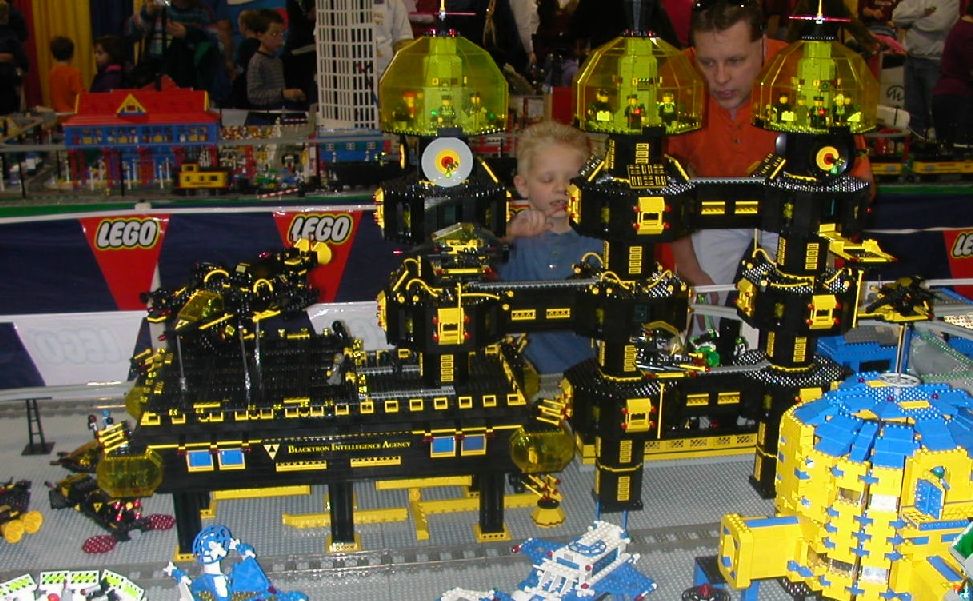 blacktronbase2.jpg