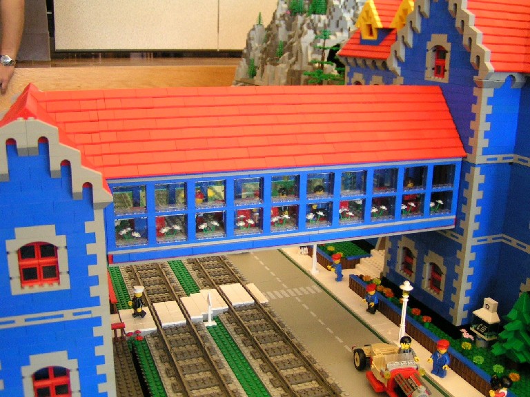 hotel-to-dock_walkway.jpg
