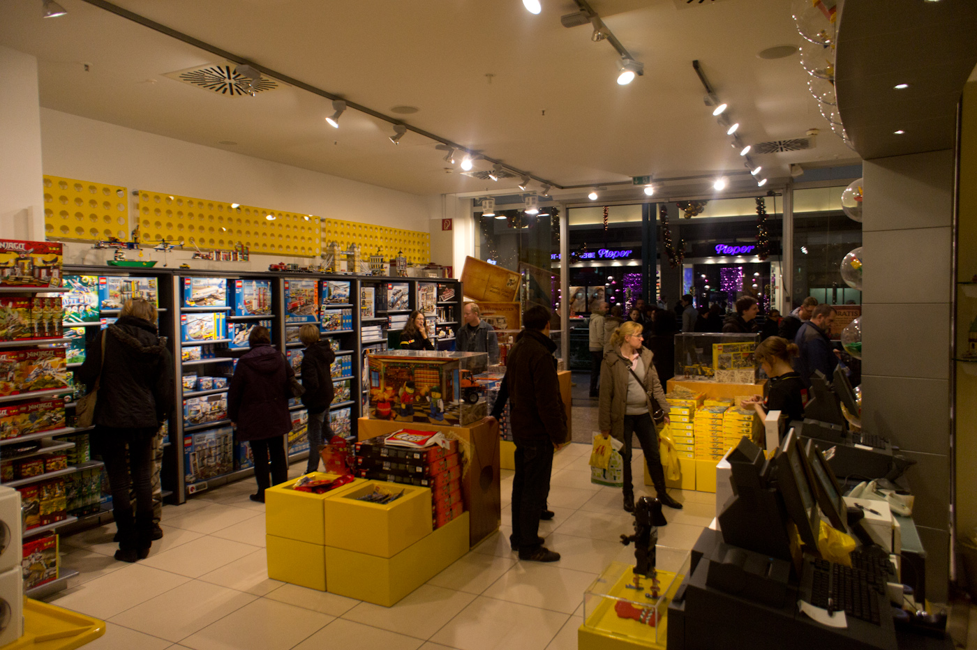 store-04.jpg