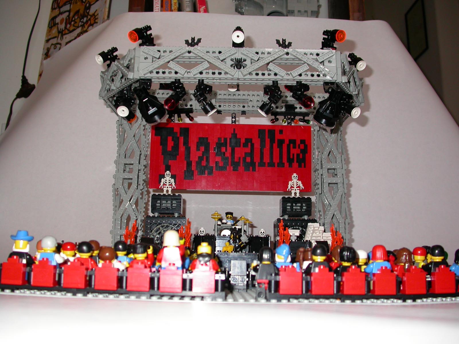 lego-plastallica-01.jpg