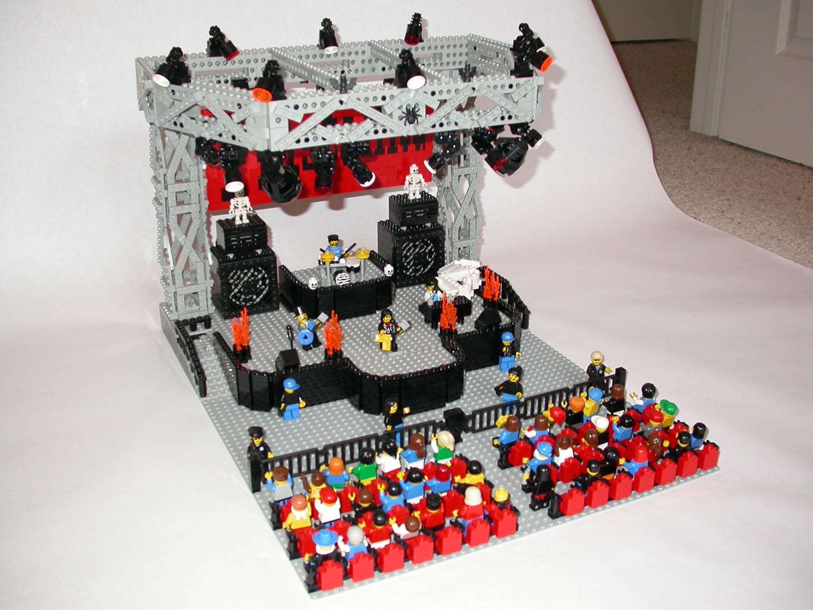 lego-plastallica-02.jpg