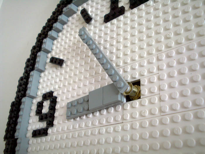 lego-wall-clock-watch-02.jpg