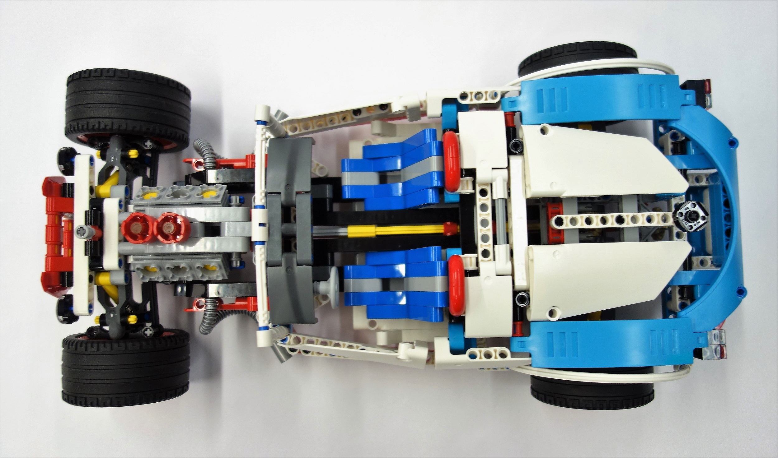 42077_c-model_03.jpg