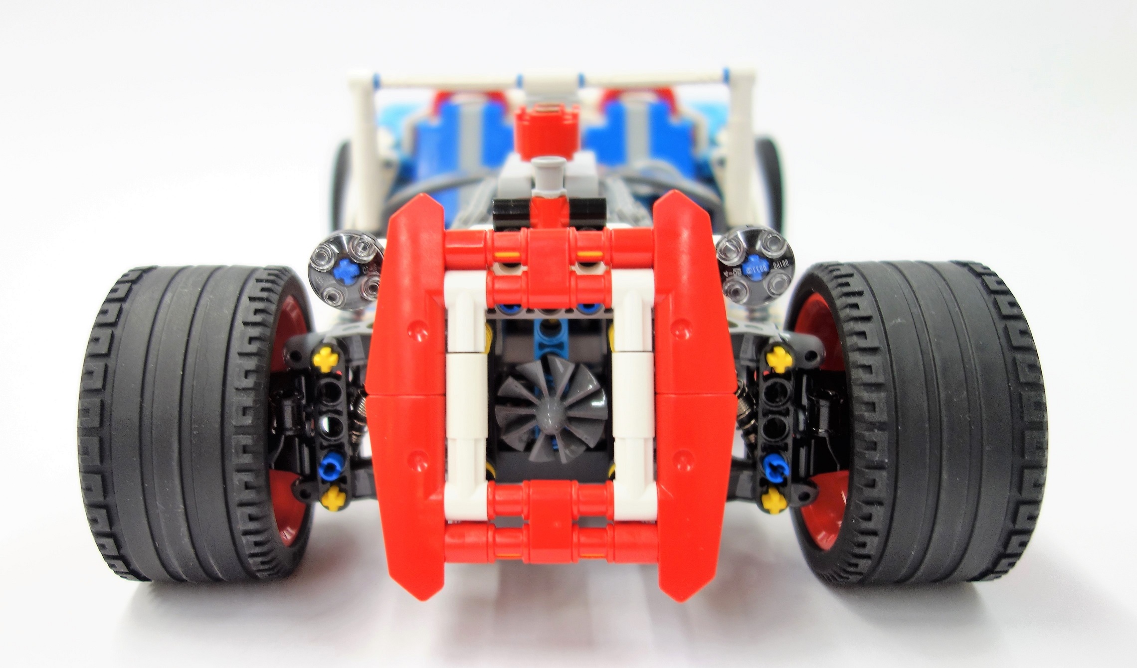 42077_c-model_11.jpg