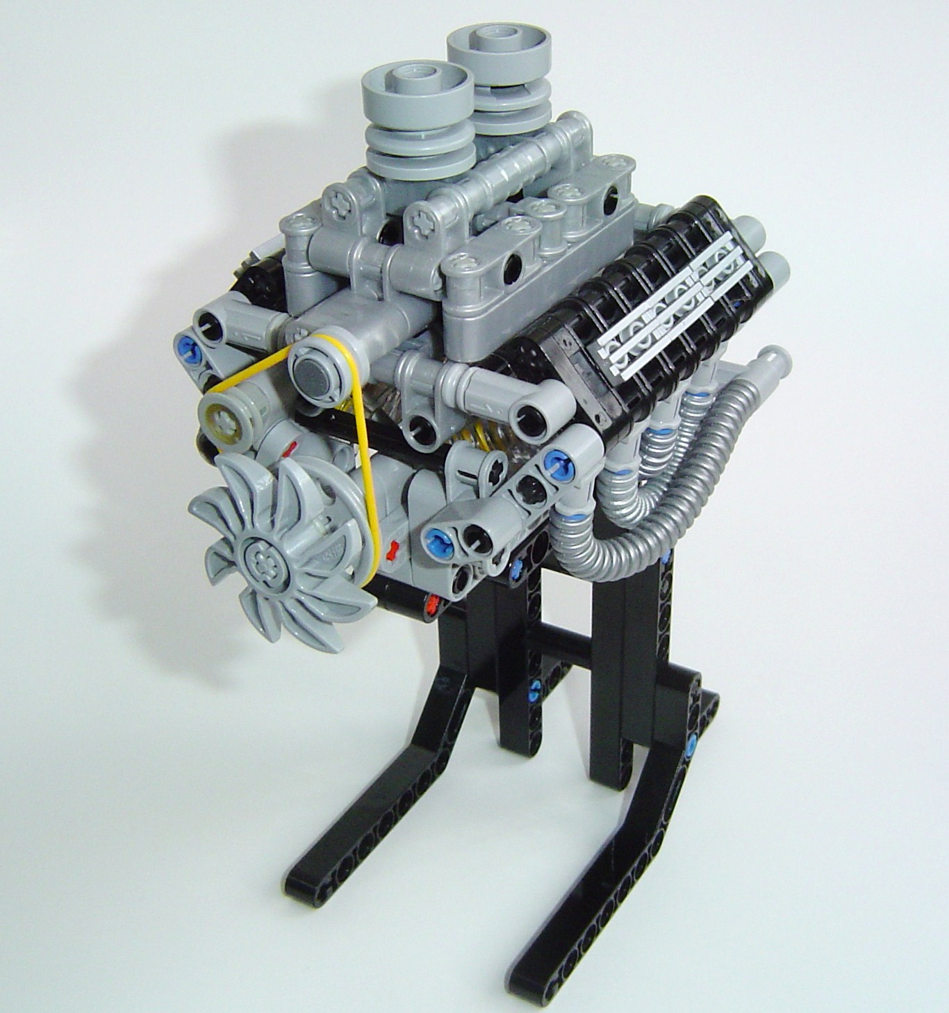 v8203.jpg