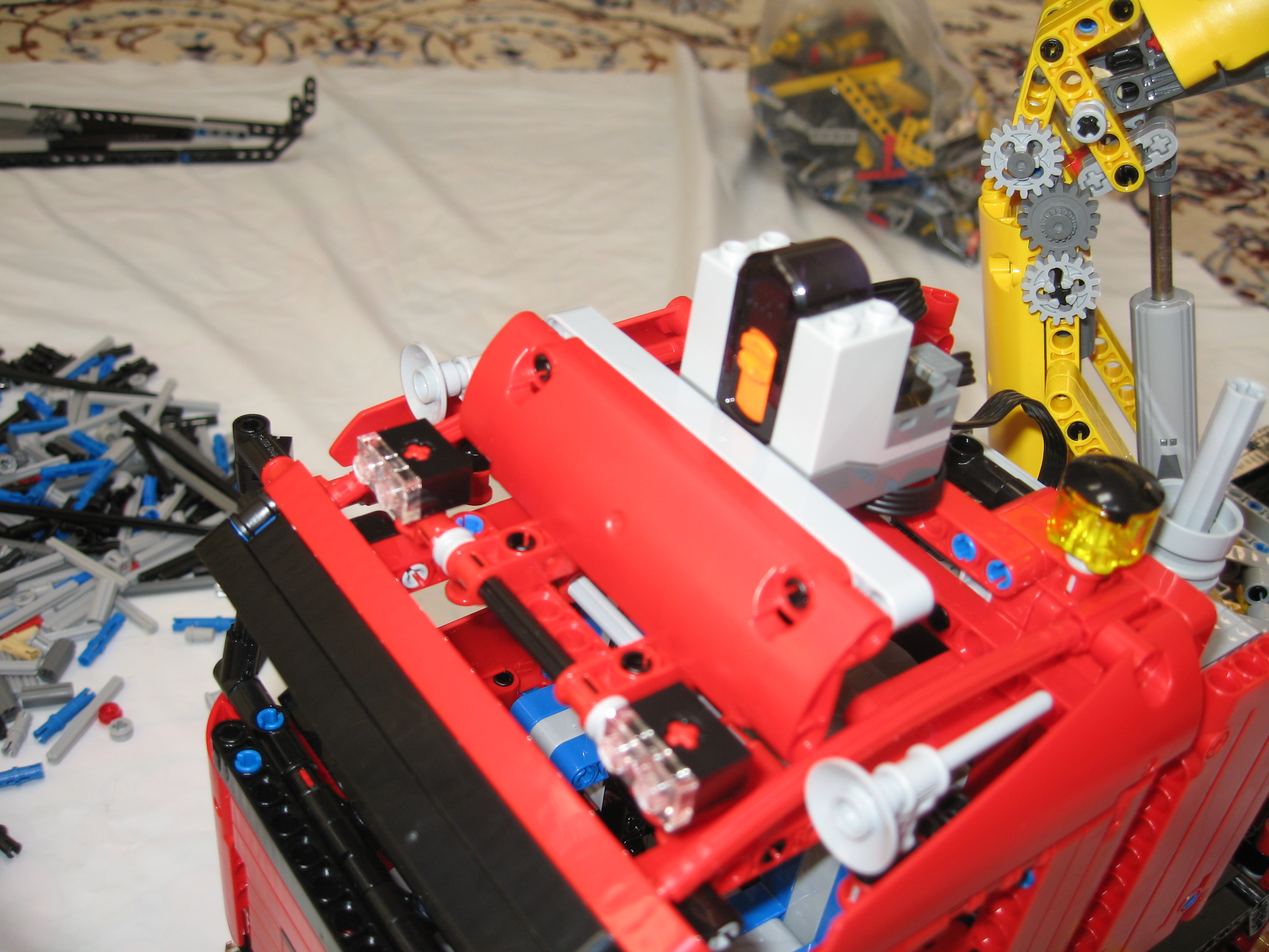 crane_truck_motorized_01.jpg