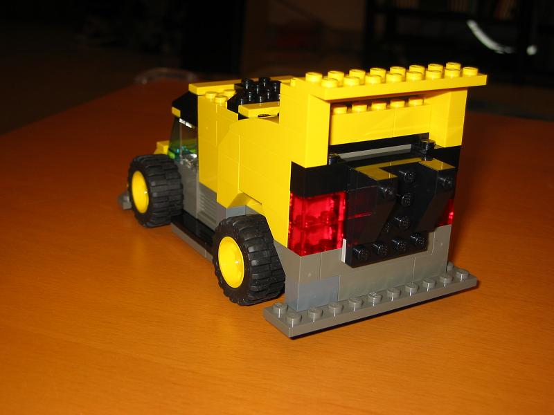 yellowcar004.jpg