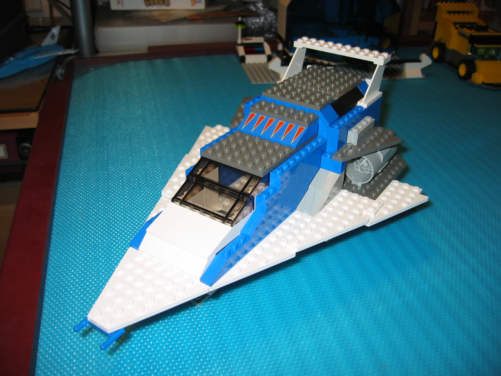 spaceship2001.jpg