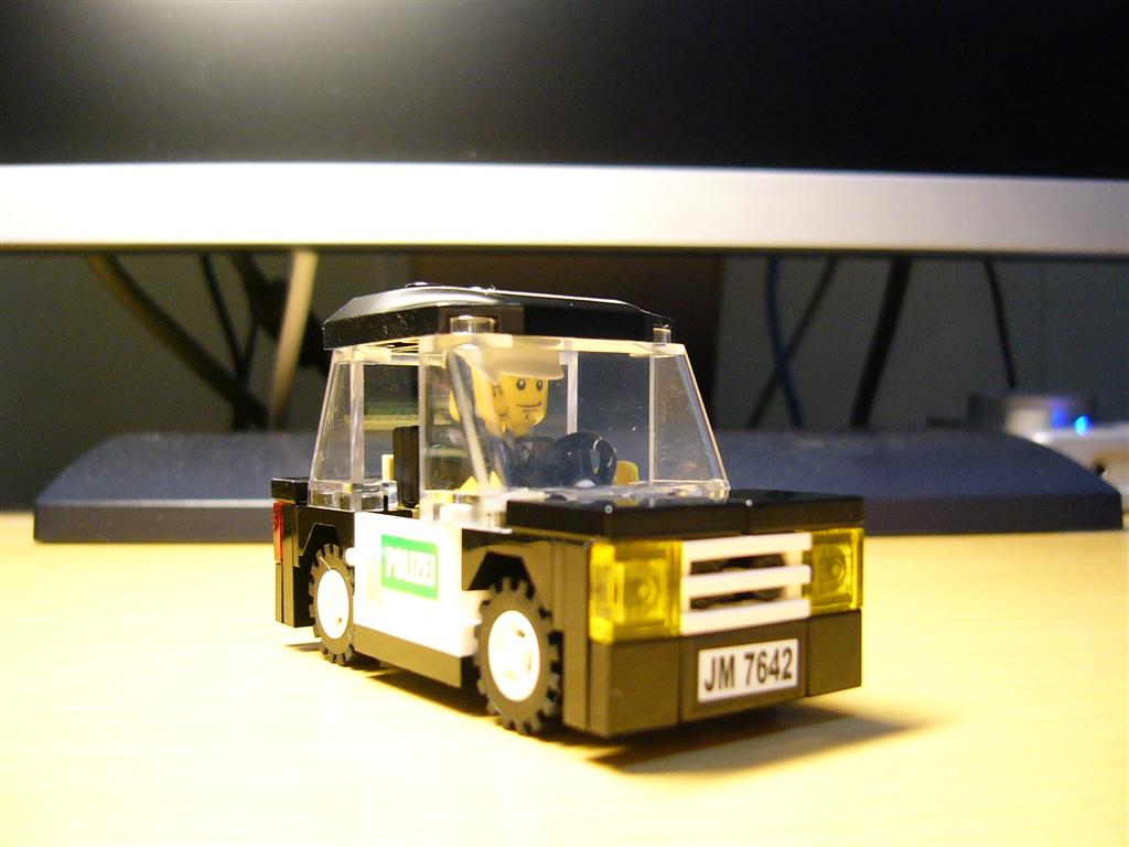 polizeicar007.jpg