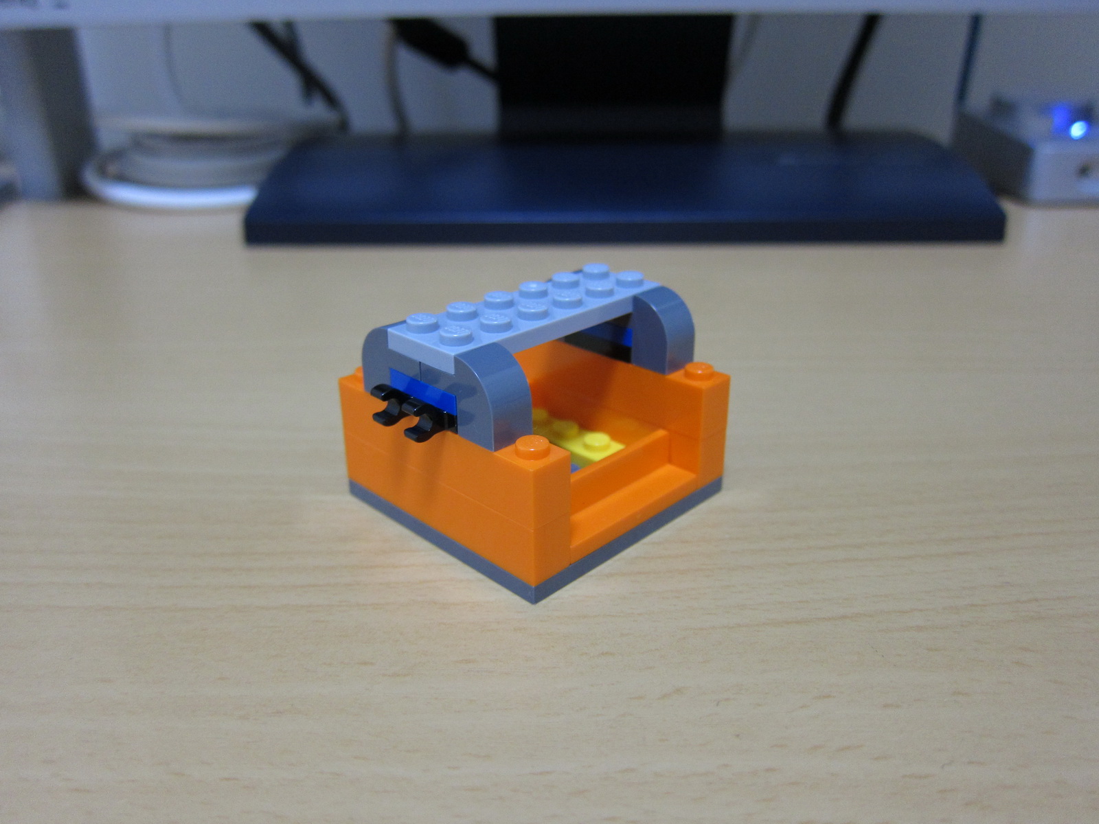 8404pre34.jpg