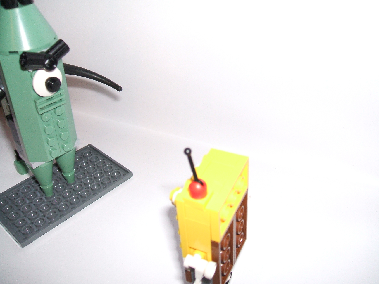plankton_n_sponge_robots.bmp