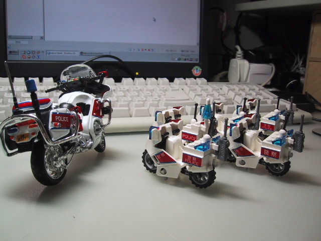 leog_police_bike_02.jpg
