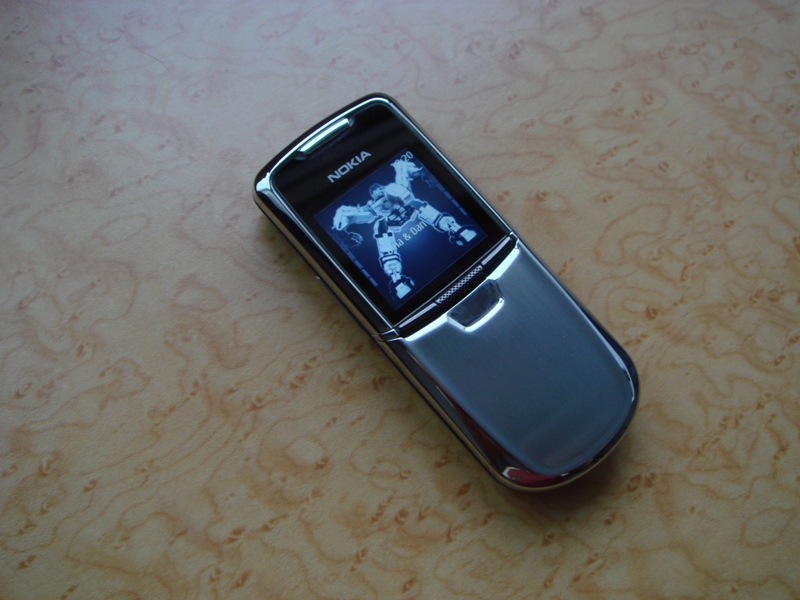 nokia-8800-01.jpg