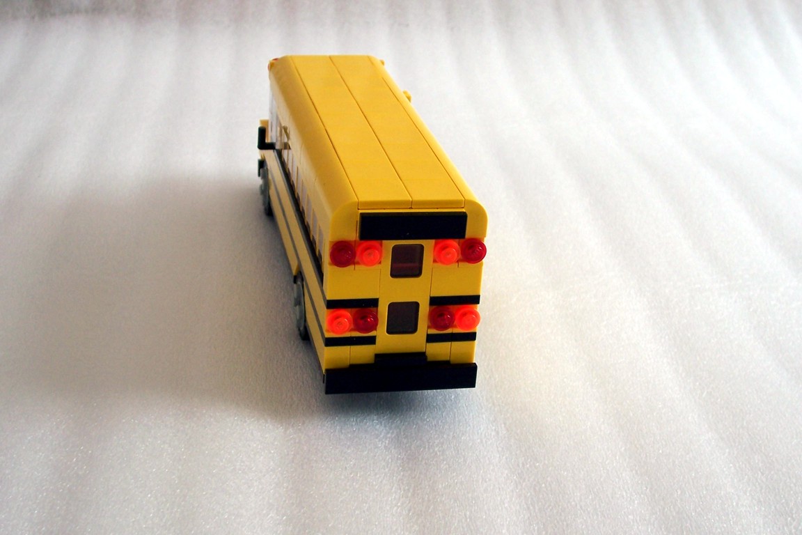 schoolbus03.jpg