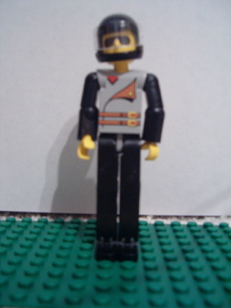 8225.jpg