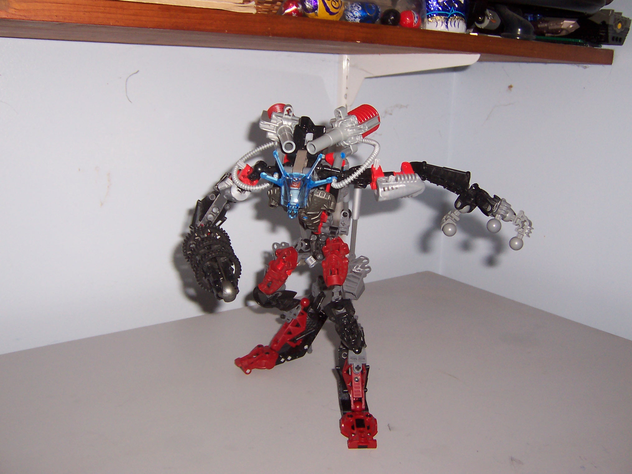 robo_hunched_pose.jpg