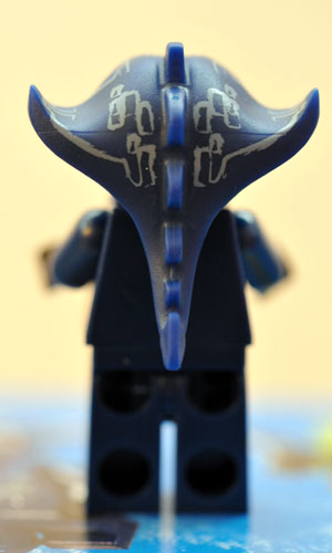 8075-minifigback.jpg