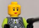 8078-minifig1-femalebarehead.jpg