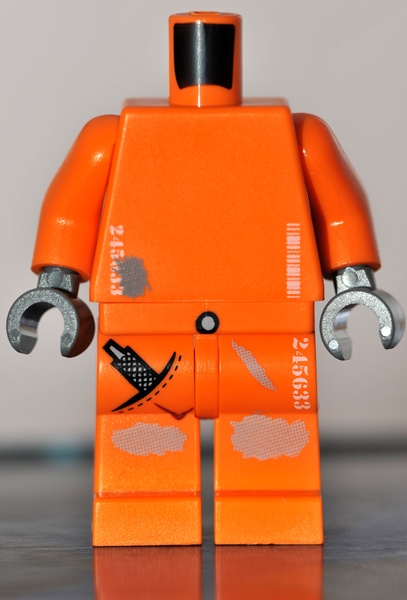 5983-bag1-4-minifig1-4-beheaded-1.jpg