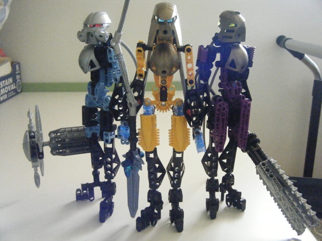 toa_068_web_friend.jpg
