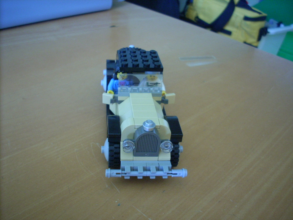 07oldcar.jpg