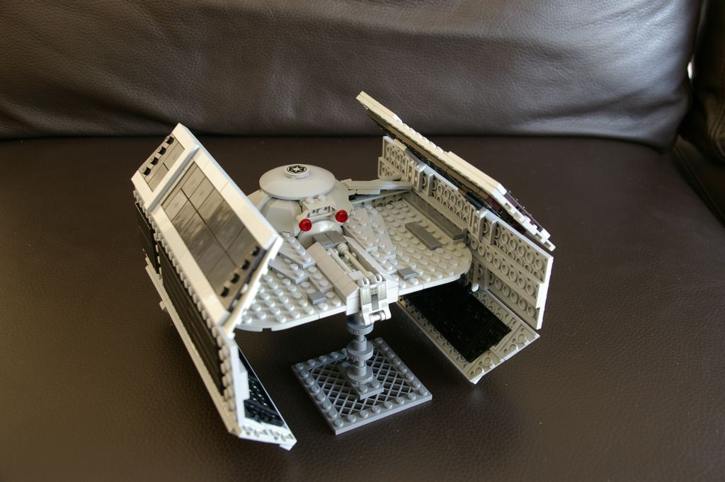 tie-ax1-rear-34.jpg