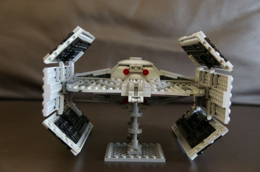 tie-ax1-rear.jpg