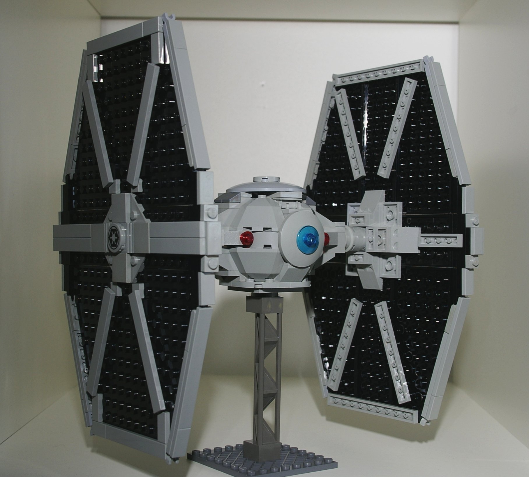 tie-v2-rear1.jpg