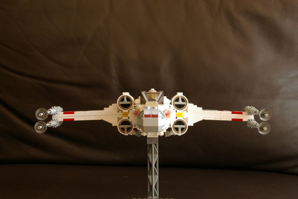 x-wing-front-closed.jpg