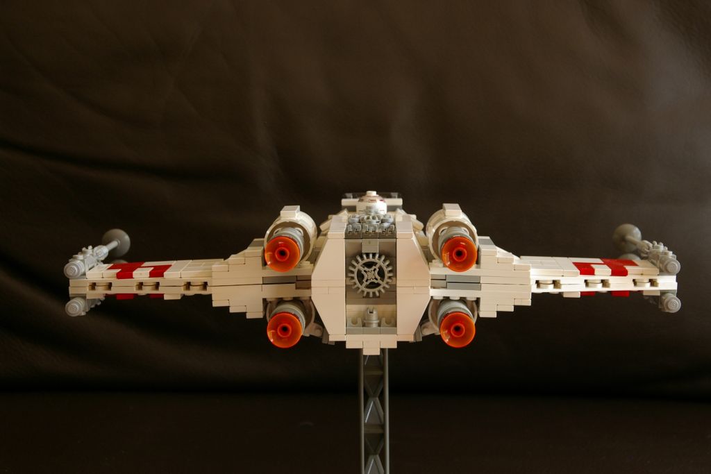 x-wing-rear-closed.jpg