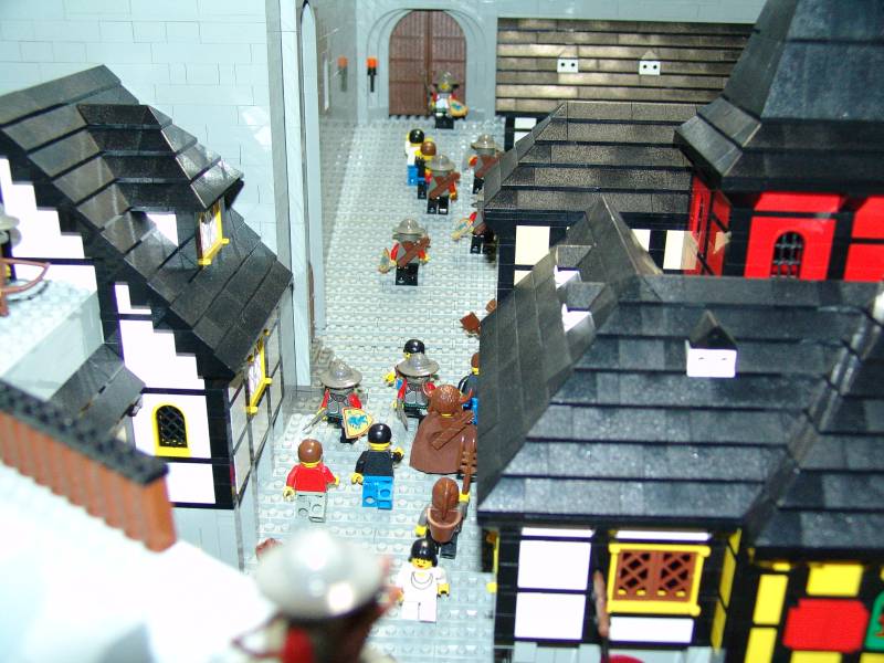 entrance_to_castle_courtyard.jpg