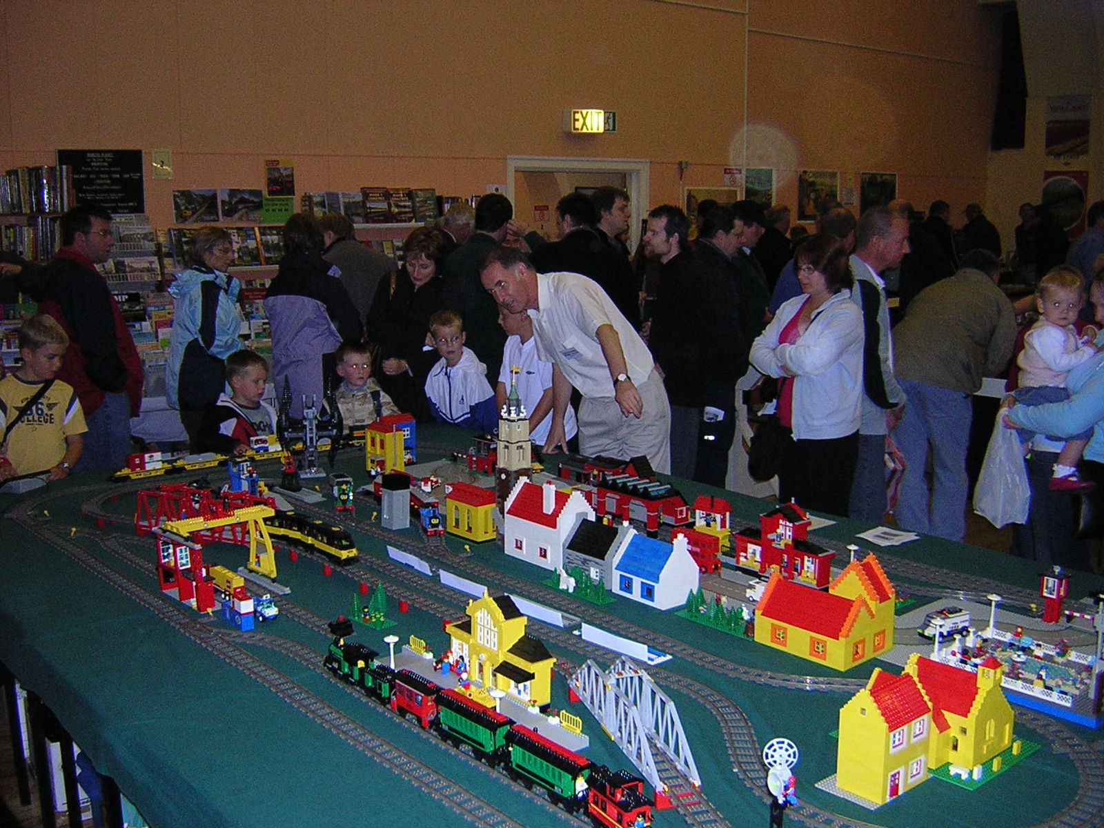 crowd.01.jpg