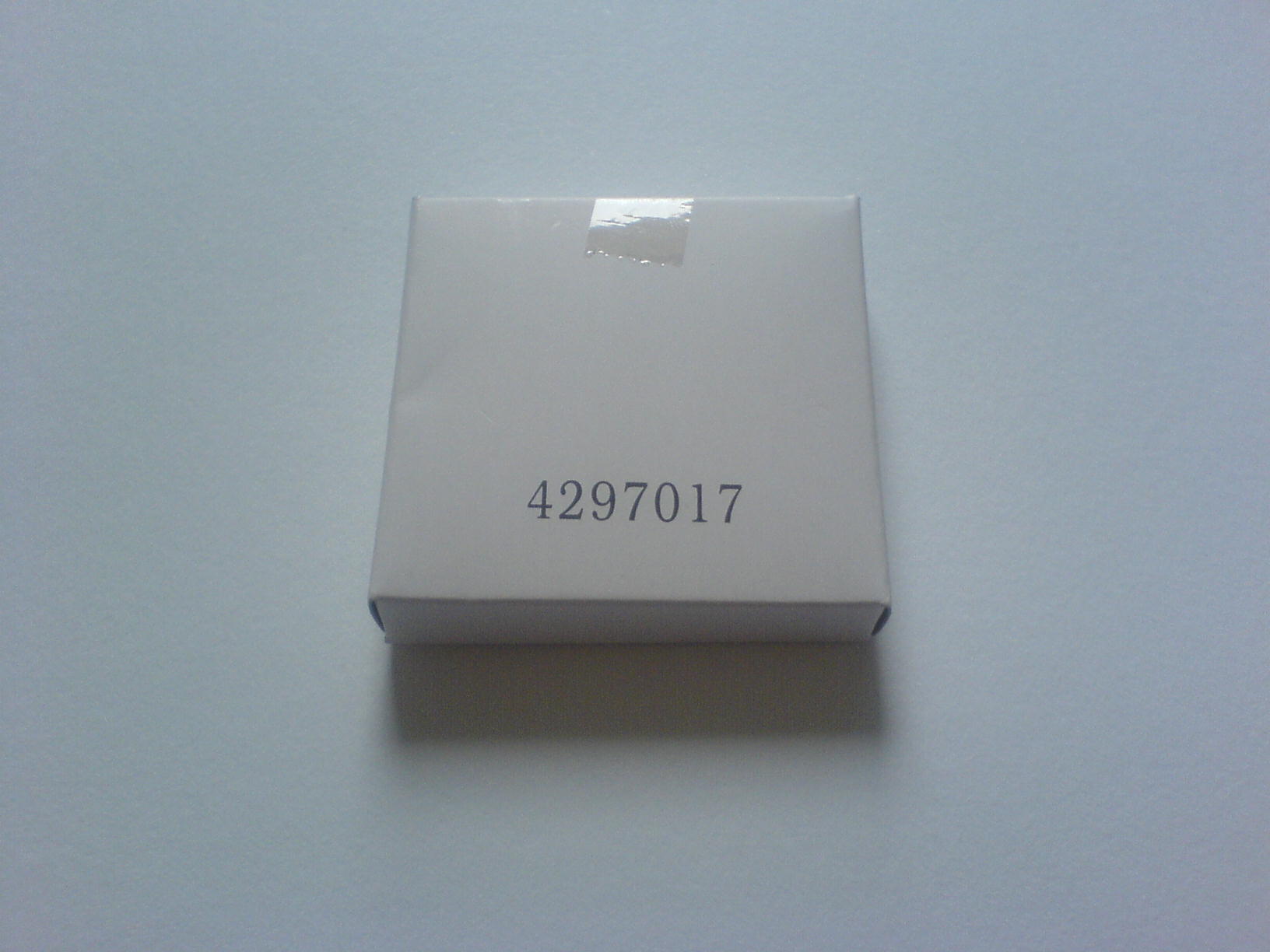 7781-_pack_1_content-_white_box.jpg