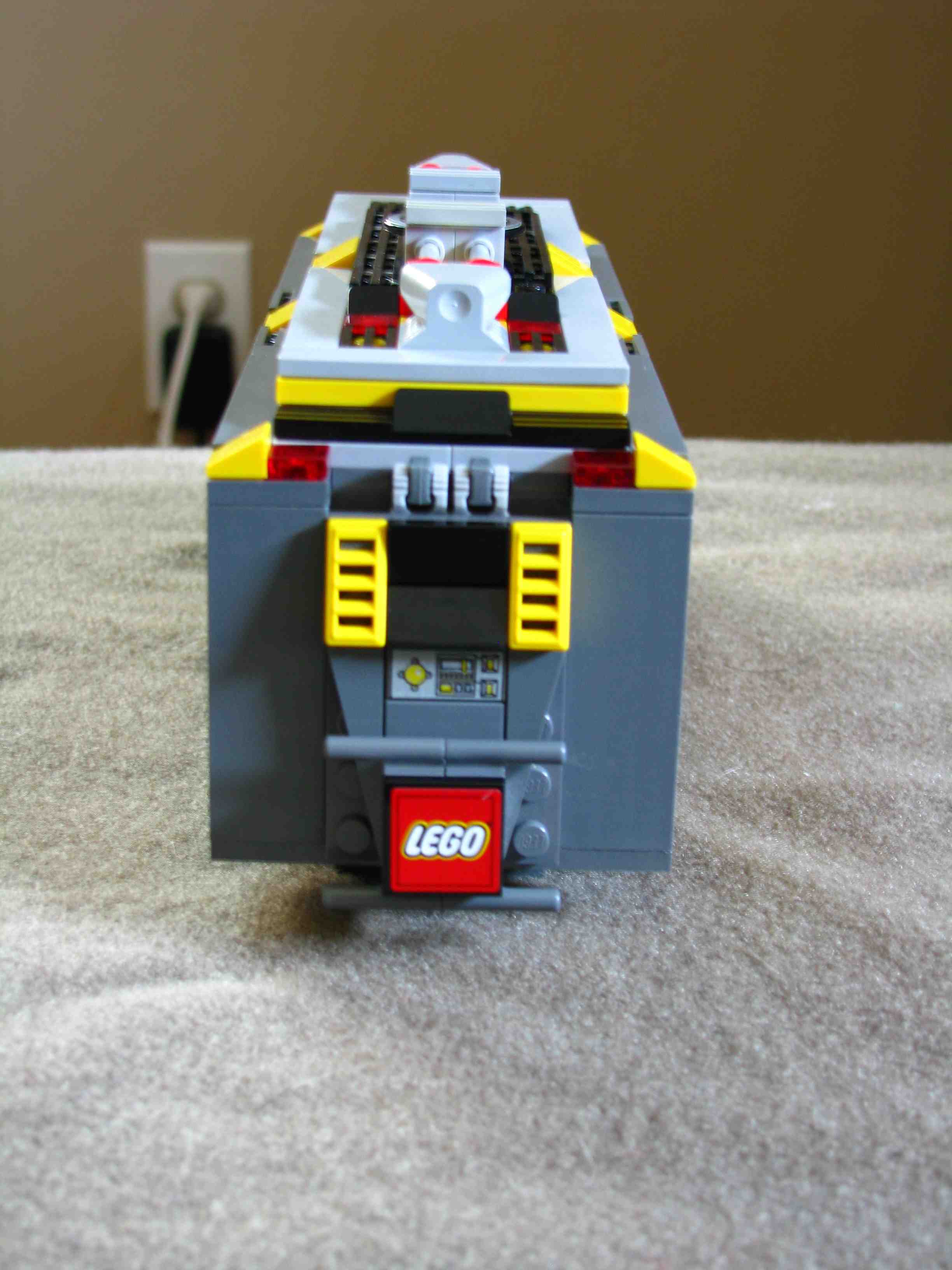 lego_space_cargo_container_hatch.jpg