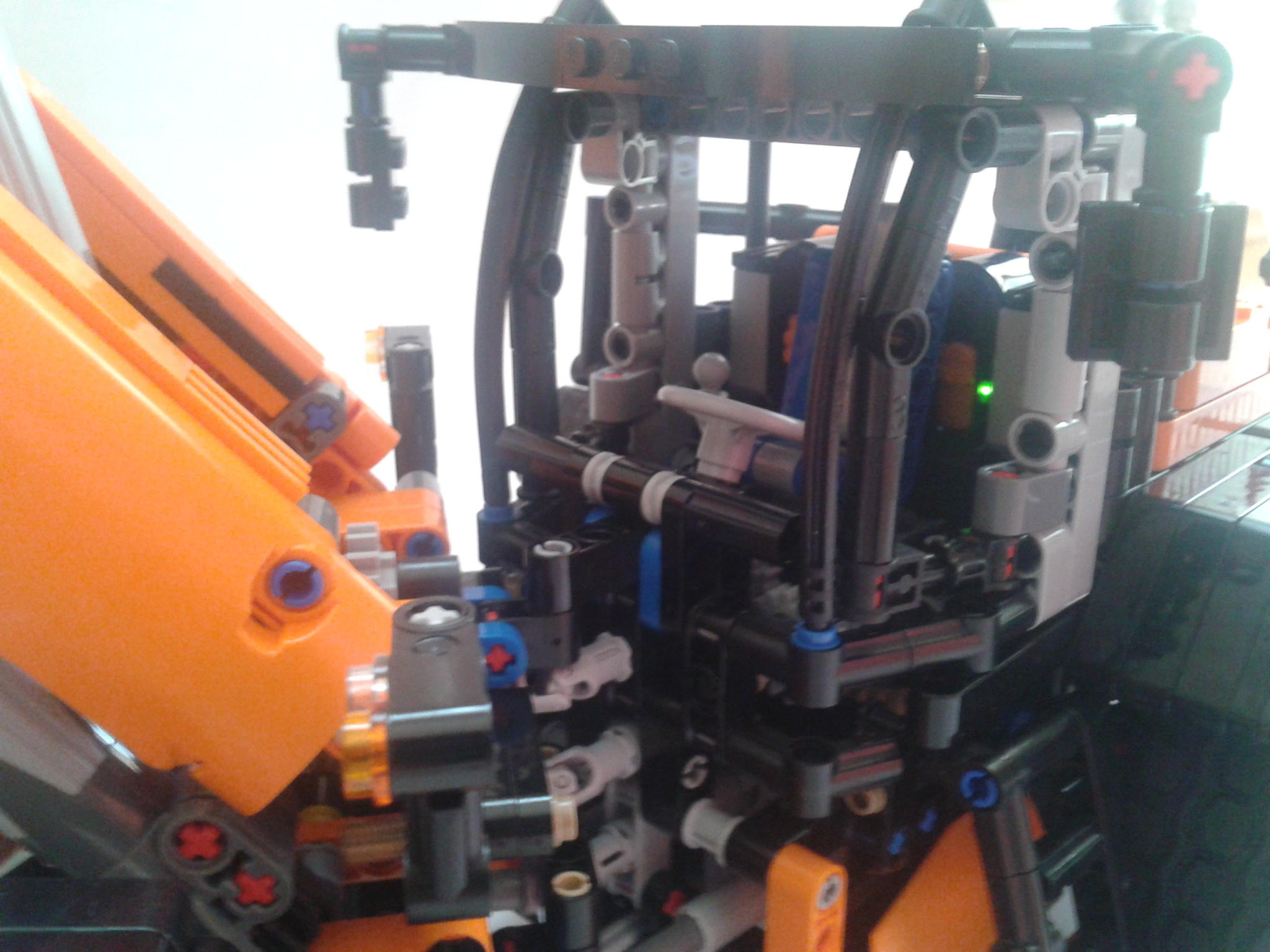 hitachi_zw_310__4.jpg