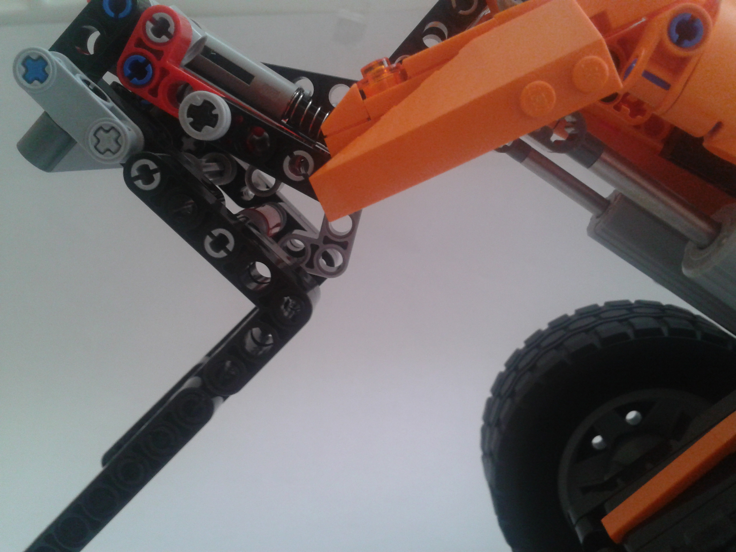 hitachi_zw_310__6.jpg