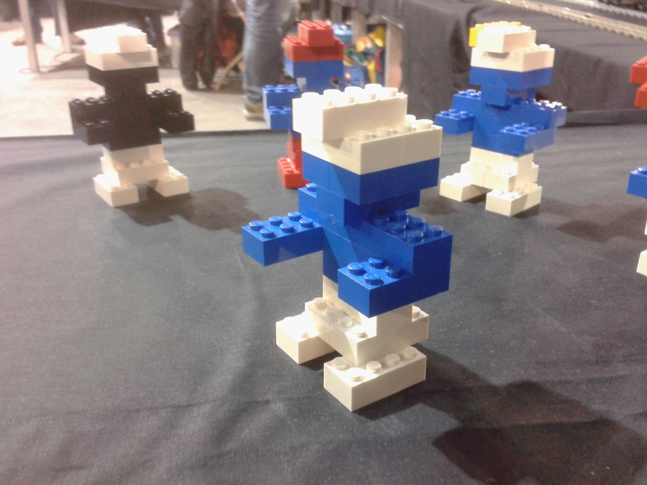 2x4-smurfs-3.jpg