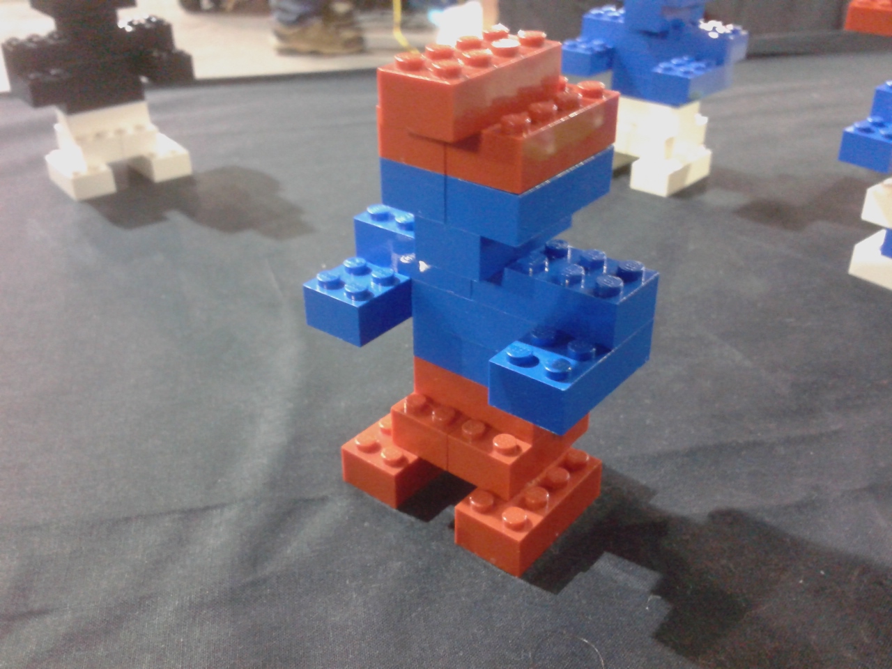2x4-smurfs-4.jpg
