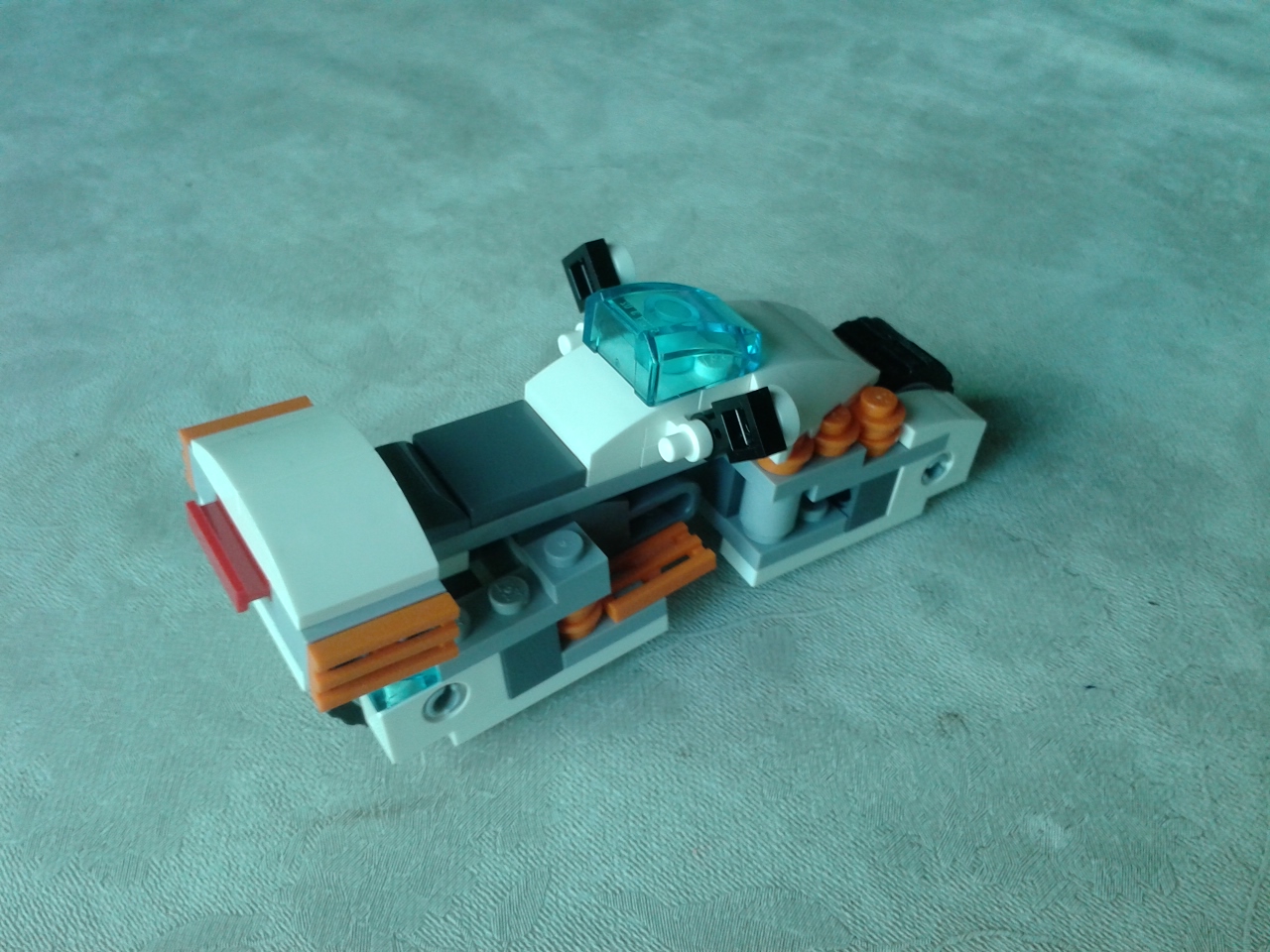 future-flyers-motorbike-04.jpg