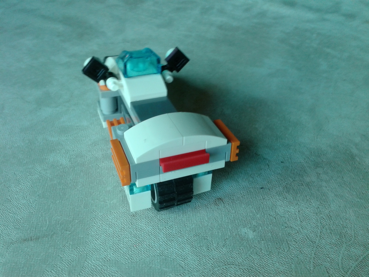 future-flyers-motorbike-06.jpg