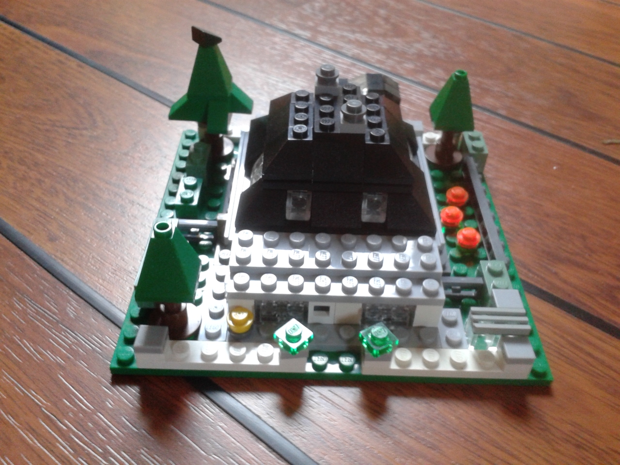 myhouse-microfig-04.jpg