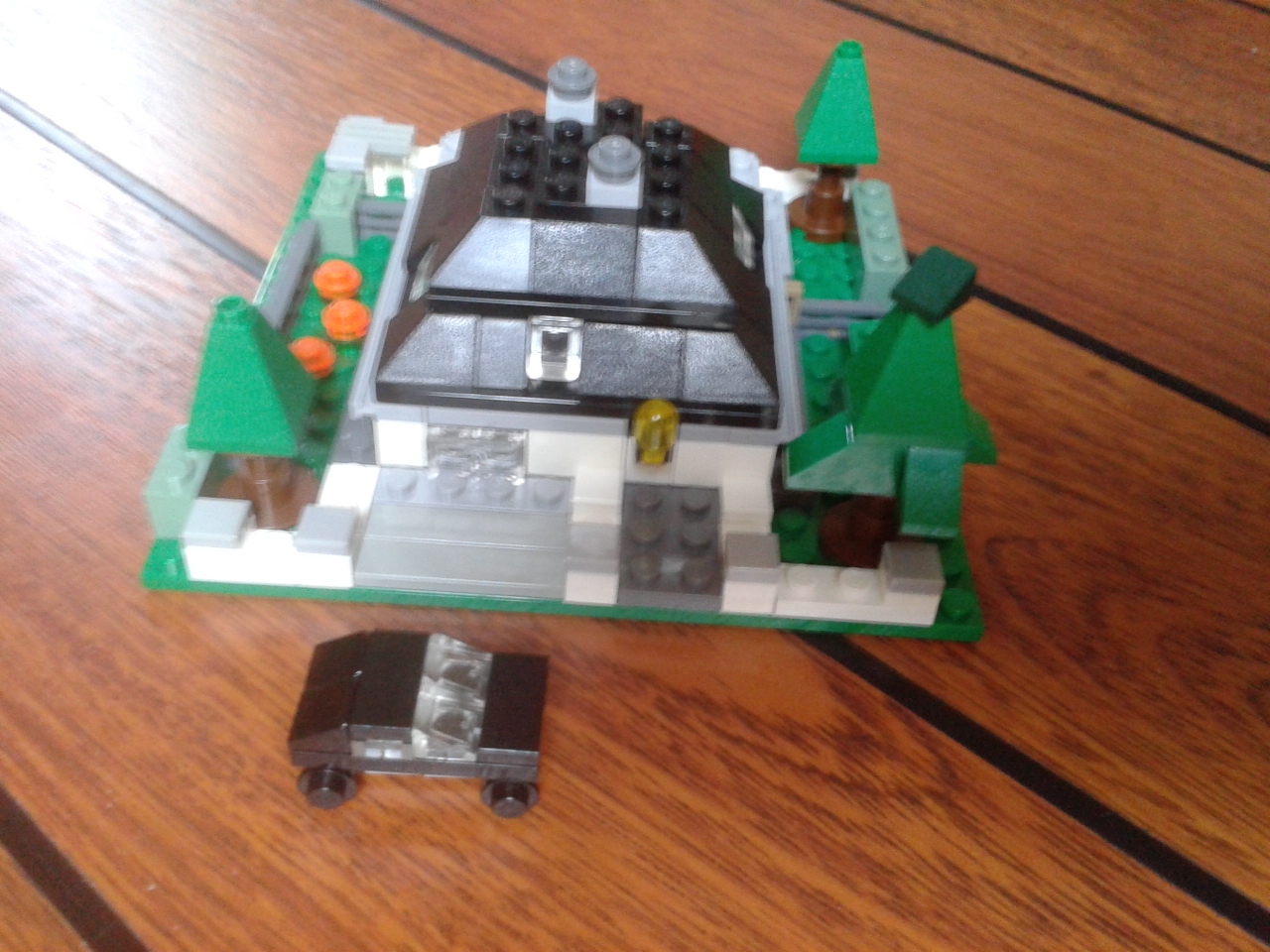 myhouse-microfig-05.jpg