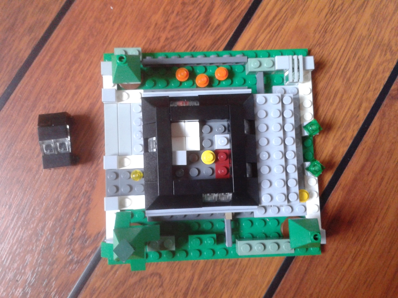 myhouse-microfig-06.jpg
